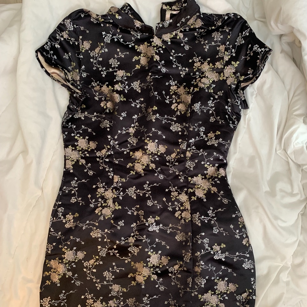 Black and Gold Chinese Traditional Dress (Cheongsam)